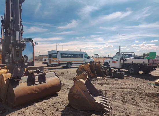 Hydracrew onsite fixing an excavator